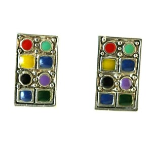 Pendientes de botón rectangulares de esmalte multicolor en tono plateado vintage con diseño geométrico