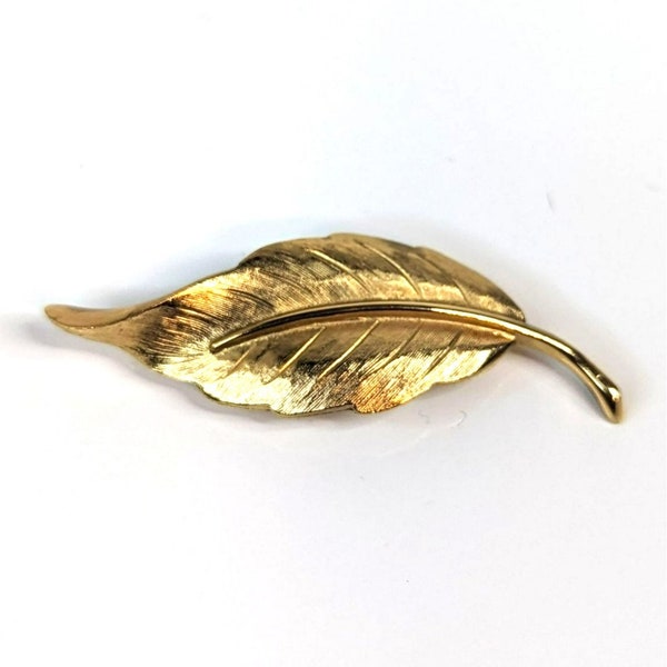 Vintage Avon 1981 Gold Tone Simple Classic Graceful Leaf Brooch Pin 2.5 in