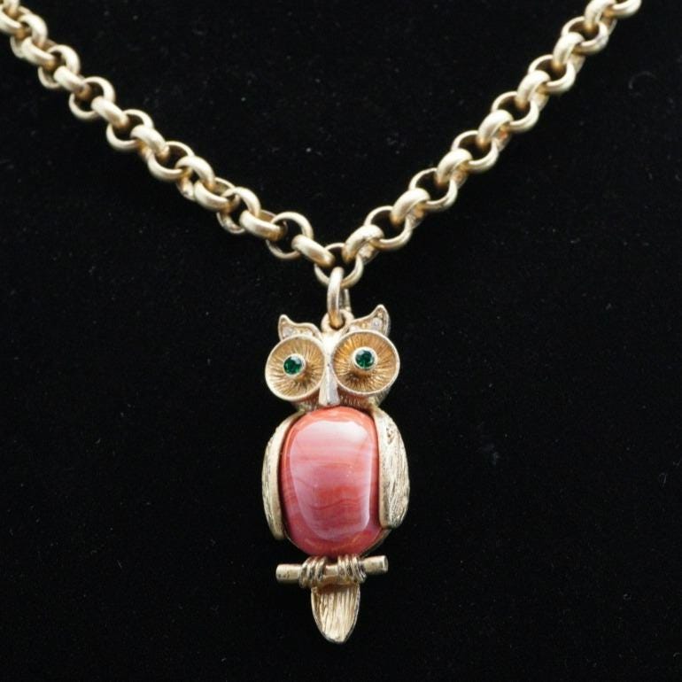 Stella & Dot Owl Pendant Necklace Gold Tone Coral Cabochon Accent