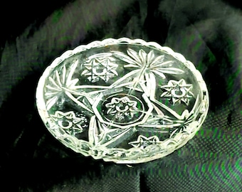Vintage Anchor Hocking Prescut Clear Glass Coaster Star Pattern Scalloped Edge