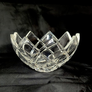 Vintage 1990s Mikasa Crystal Crescendo 5.75-Inch Round Bowl