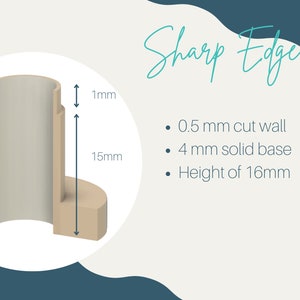 Op de afbeelding: Een beige scherpe rand van plastic met een gesneden wand van 0,5 mm, een massieve basis van 4 mm en een hoogte van 16 mm. De rand is 1 mm dik en 15 mm hoog.