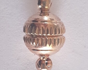 Set of 4 ball magnet clasps