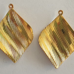 Golden geometric prints