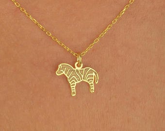 Zebrahangerketting 14 kt verguld sterlingzilver, emaille detail