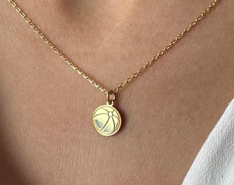 Collar de baloncesto chapado en oro de 14 quilates: colgante deportivo de plata de ley