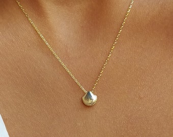 Oyster Necklace • 14K Gold • Shell Pendant • Summer Jewelry • Mussel Necklace • Minimalist Gift • Jewelry for the Beach • Gift for Her