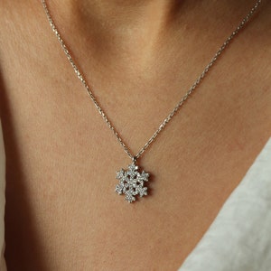 Snow Flake Necklace • 14K Gold Plated • Tiny Flake Pendant • 925 Silver • Winter Jewelry • Minimalist Gift for Mom • Gift for Girlfriend