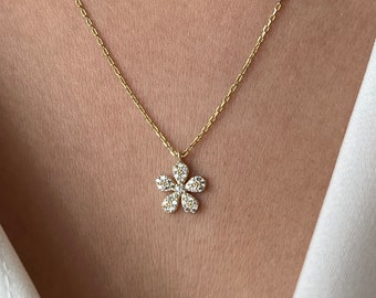 Flower Necklace • 925 Silver • Spring Jewelry • 14K Gold Plated • Flower Pendant  • Christmas Necklace • Minimalist Gift • Stylish Jewelry