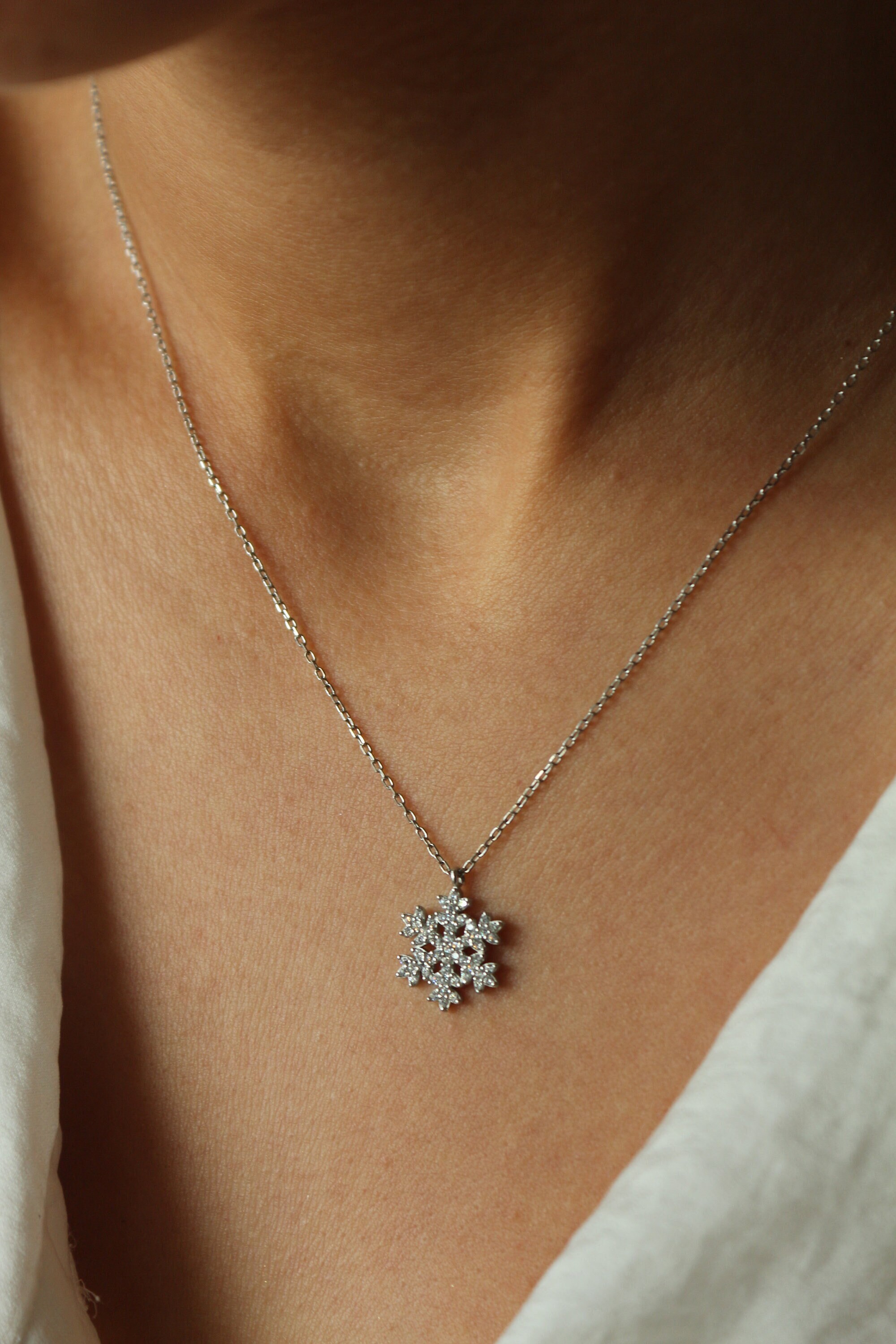 Snow Flake Necklace • 14K Gold Plated • Tiny Flake Pendant • 925 Silver • Winter Jewelry • Minimalist Gift for Mom • Gift for Girlfriend