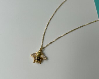 Collar De Plata De Ley 925 Con Colgante De Abeja Bañado En Oro - Ajustable 40+5 Cm, Regalo Elegante
