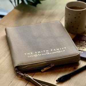 Cartera de viaje familiar personalizada "Off To See The World"