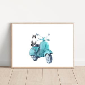 Impresión de arte de pared de gato y scooter de acuarela, impresión de arte de scooter azul vintage, arte de pared de scooter vespa imprimible, decoración de pared de gato en un scooter