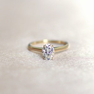 Solid Gold Moissanite Ring Oval Cut Brilliant 1ct in 10K solid gold / Engagement ring / Promise ring / Wedding ring