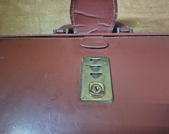 Vintage Leather Made In England Attaché  Doctors Case