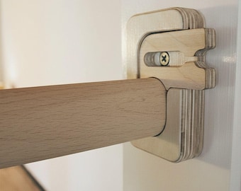 Wooden pull-up bar with lock, not only in the doorframe, max. 117 cm wide, compact, durable, natural