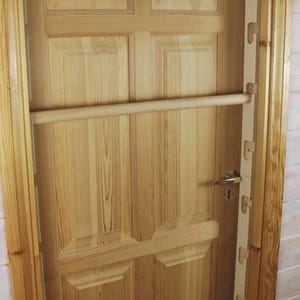 Barre de traction sur toute la hauteur de la porte, réglable sur 10 niveaux, en bois, largeur max. 100 cm, résistante
