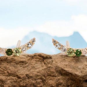 14K Solid Gold Curved Bar Gemstone Stud Earring/Moon Cartilage Earring/Threadless Push Pin Earring/Peridot Helix Conch Stud