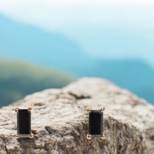 14K Solid Gold Dainty black onyx Stud Earring,black onyx Flat Back Earring Cartilage Earring Helix Stud Threadless Push Pin Stud Tragus Stud