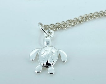 Dainty Sterling Silver Sea Turtle Necklace: Personalized Ocean Jewelry
