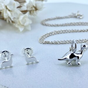 Sterling Silber Dinosaurier Schmuck Geschenkset, Diplodocus Halskette und Ohrringe, Geschenk für sie, Dinosaurier-Liebhaber, Geschenk für Tochter