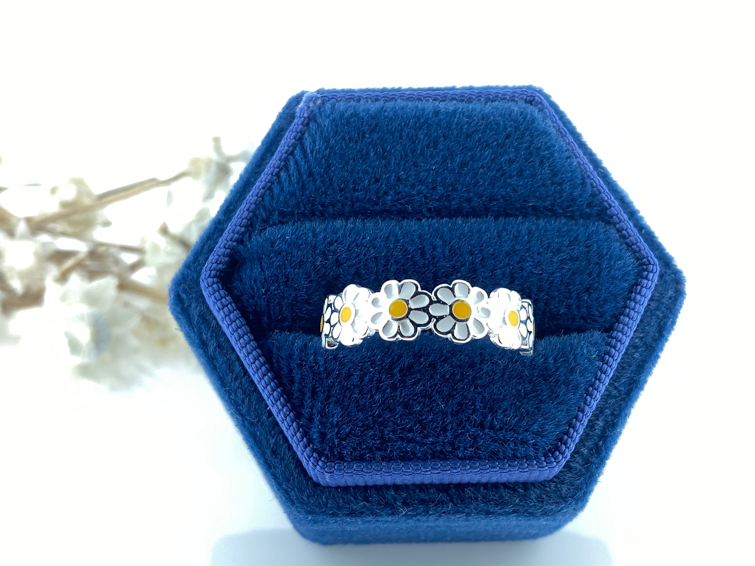 Daisy Rig Sterling Silver Enamel Daisy Ring, Adjustable Floral Jewelry - Etsy
