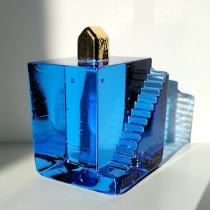 Kosta Boda Bertil Vallien glass art piece Stairs with gold house, after Scandinavian design - Ornate Kosta Boda Sweden glass art