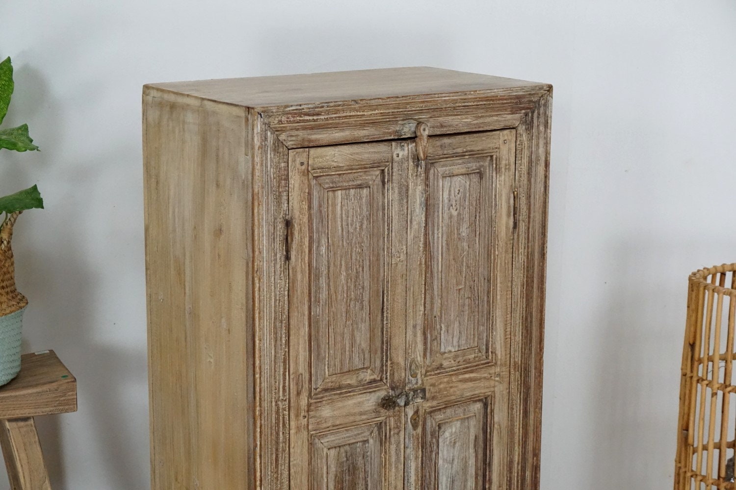 Kleiner Schrank Vintage