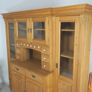 großes Jugendstil Buffet in Weichholz, Landhaus-Vitrine-Küchenschrank image 7