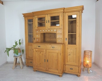 großes Jugendstil Buffet in Weichholz, Landhaus-Vitrine-Küchenschrank