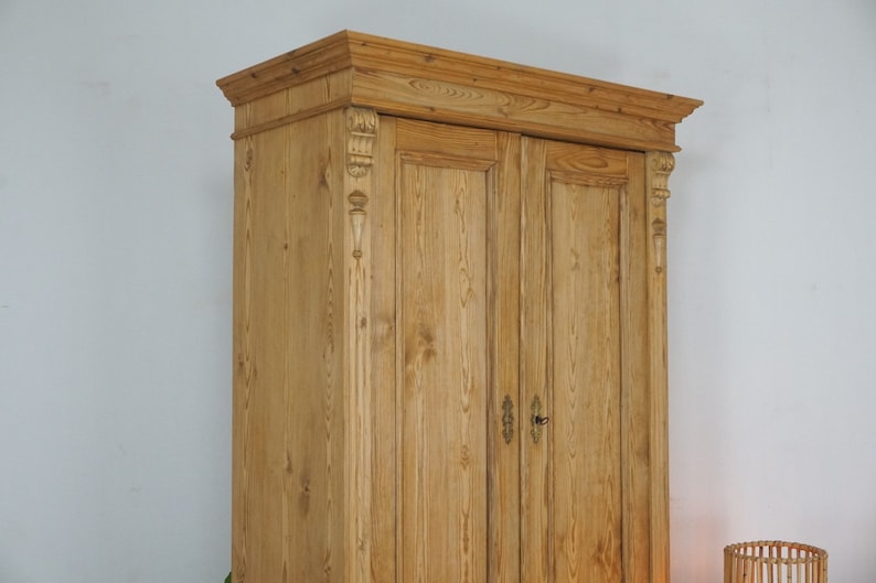 schöner restaurierter Gründerzeit Schrank von 1900 in Weichholz Antik Bild 9