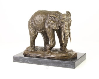 ausdrucksstarke Bronzefigur, Elefant auf Marmorsockel, von Antik-Lux