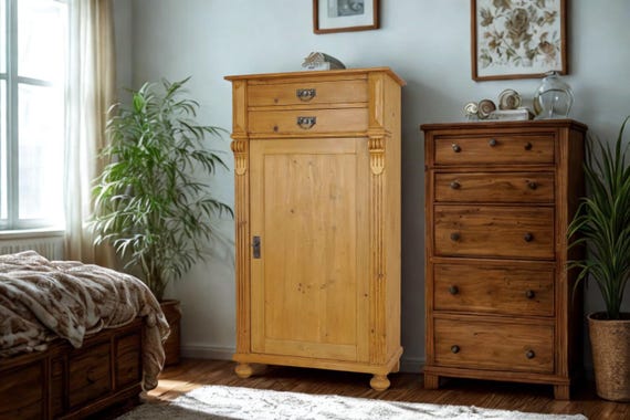 traumhaftes 1 türiges Weichholz-Vertiko von 1900, Schrank, Kommode "Antik-Lux"