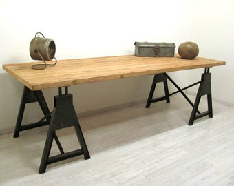 cooler Tisch im Industriedesign, Kiefer massiv Werktisch Industrial Fabrik Loft