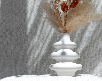 Nordic Style Ceramic Vase Minimalist Wavy Modern Donut Decorative Vase Flower Vase Housewarming Gift Home Decor Gifts