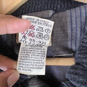 Chaqueta bomber de policía vintage de Gianni Versace de los años 70, fabricada en Italia, talla 46. imagen 9