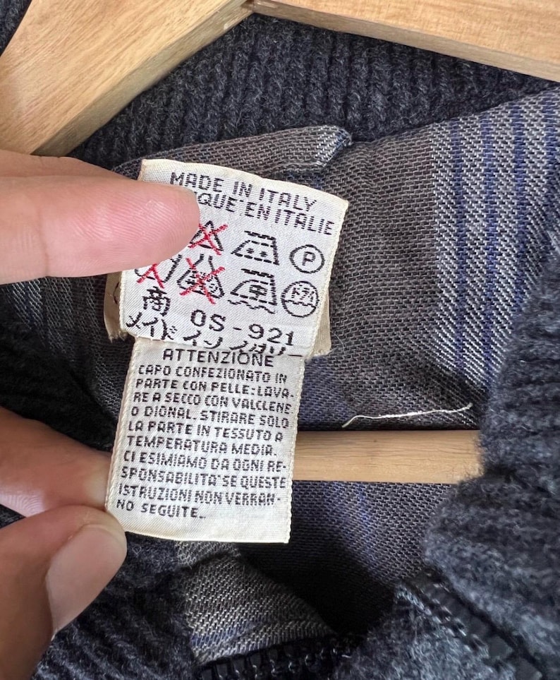 Chaqueta bomber de policía vintage de Gianni Versace de los años 70, fabricada en Italia, talla 46. imagen 9