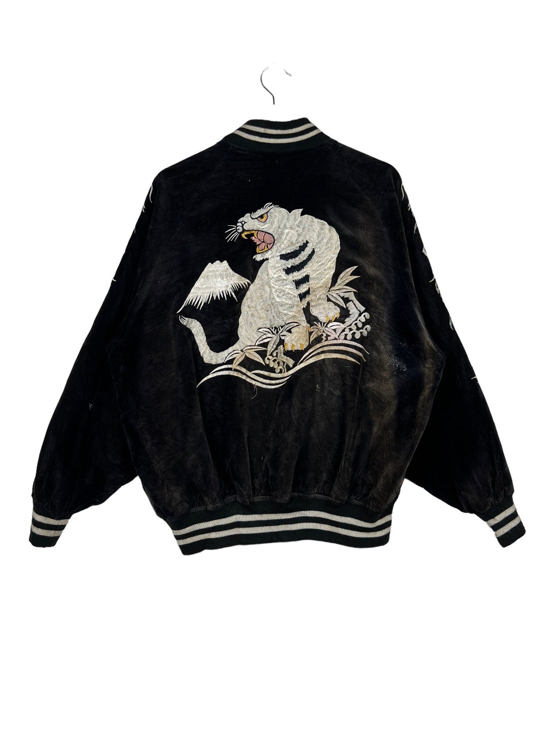 Vintage 1960s Sukajan Dragon Embroidery Velvet Souviner Bomber Vintage 1960s Sukajan Dragon Embroidery Velvet Souviner Bomber