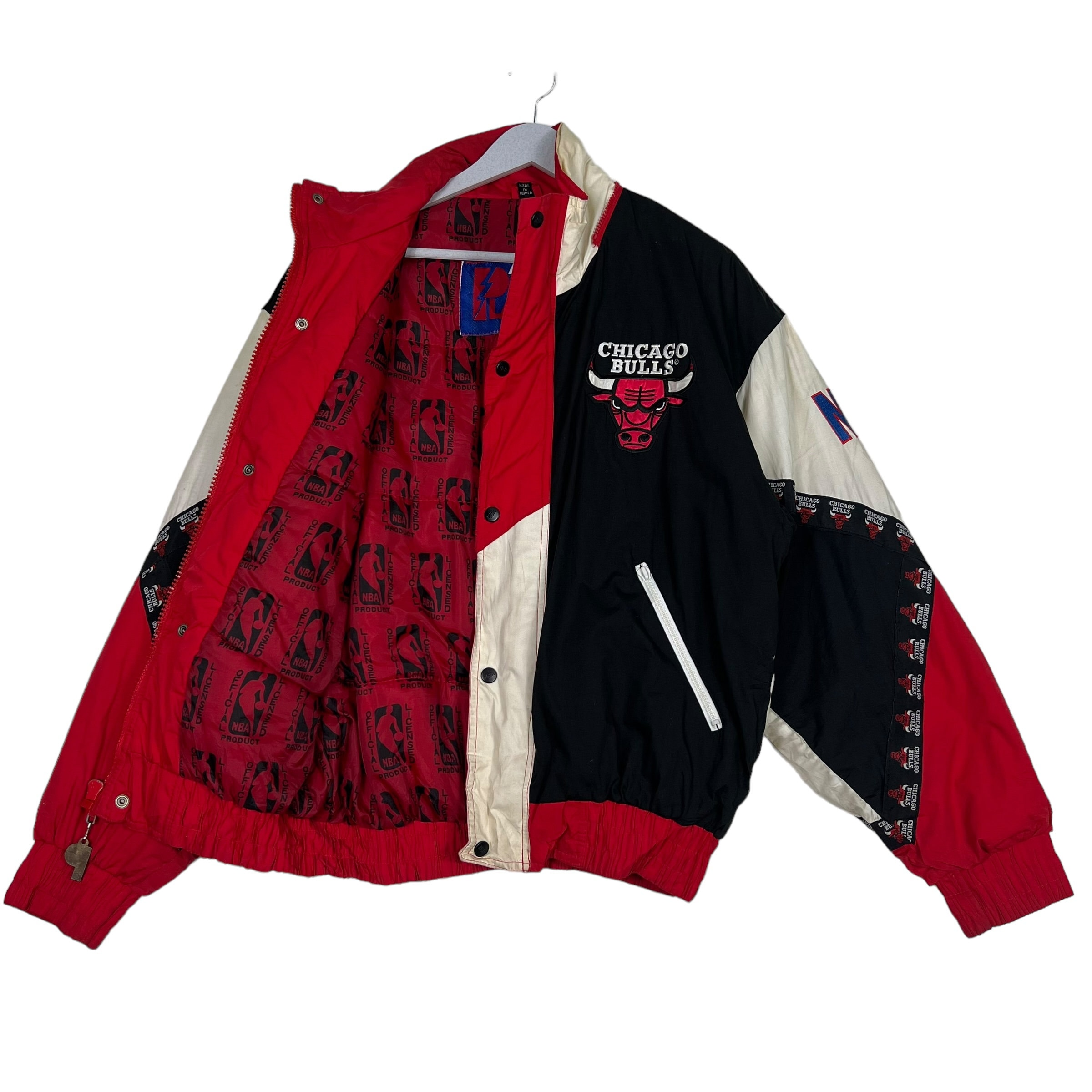 90's CHICAGO BULLS USA製　ジャケット　赤黒　M た30 Vintage 90s CHICAGO BULL Pro Player Full Logo Bomber Jacket Size