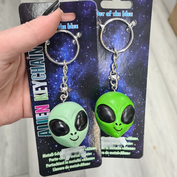 Light or Pastel Green Smiling Alien Head Resin Keyring Keychain Bag Charm / Outer Space Novelty Gift 4cm