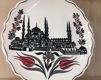 Plato de cerámica turca pintado a mano de 30 cm / Arte mural de azulejos Çini / Decoración tradicional de Anatolia / Regalo único hecho a mano para el hogar