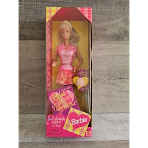 Vintage 90’s Barbie Make A Valentine Doll Mattel Special Edition 1998 New NRFB