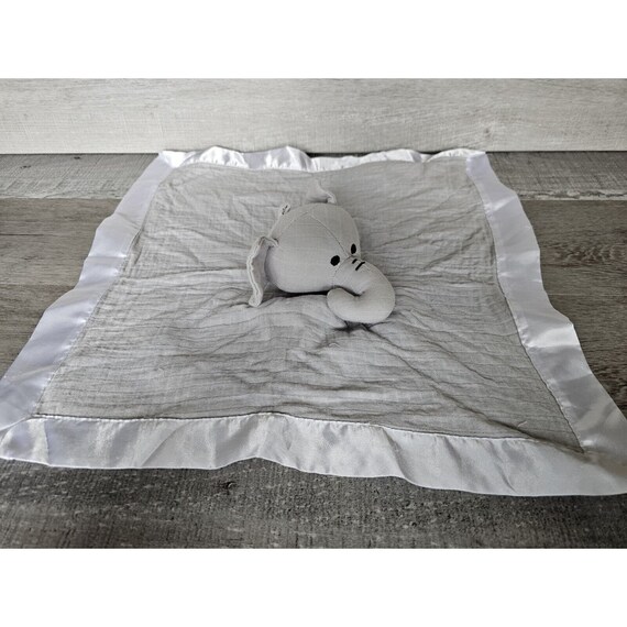 Aden security blanket sale