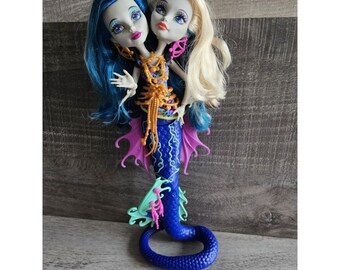 Monster High Peri et Pearl Serpentine Great Scarrier Reef Hissters