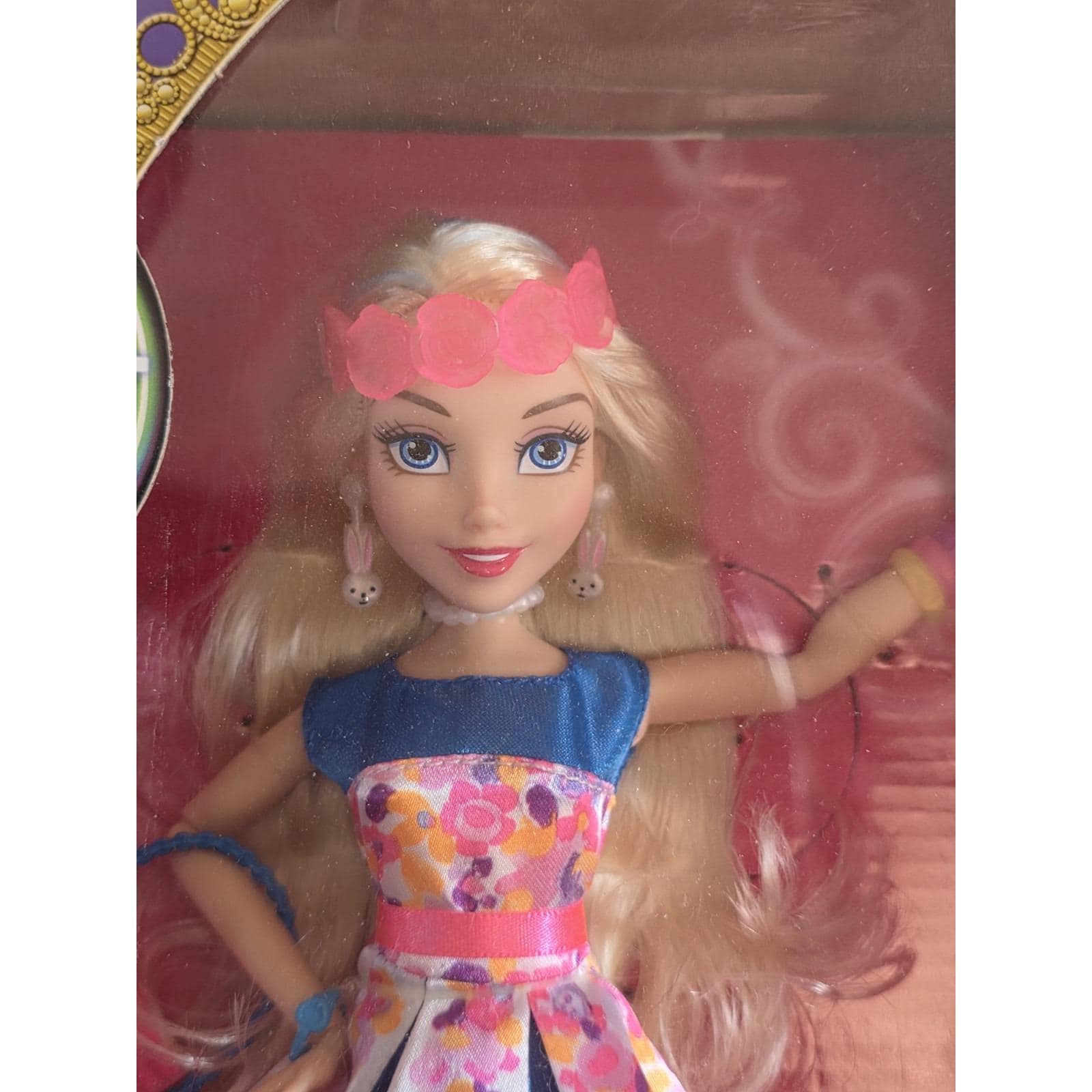 Disney Decendants Neon Lights Ball Wicked World Ally Auradon Prep