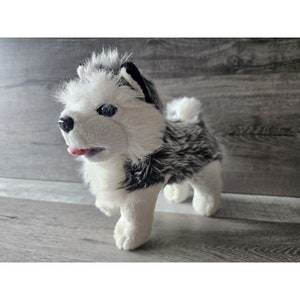Vtg Husky Dog Plush Standing Blue Eyes 1990s 8&quot;x12&quot; Stuffed Animal Toy