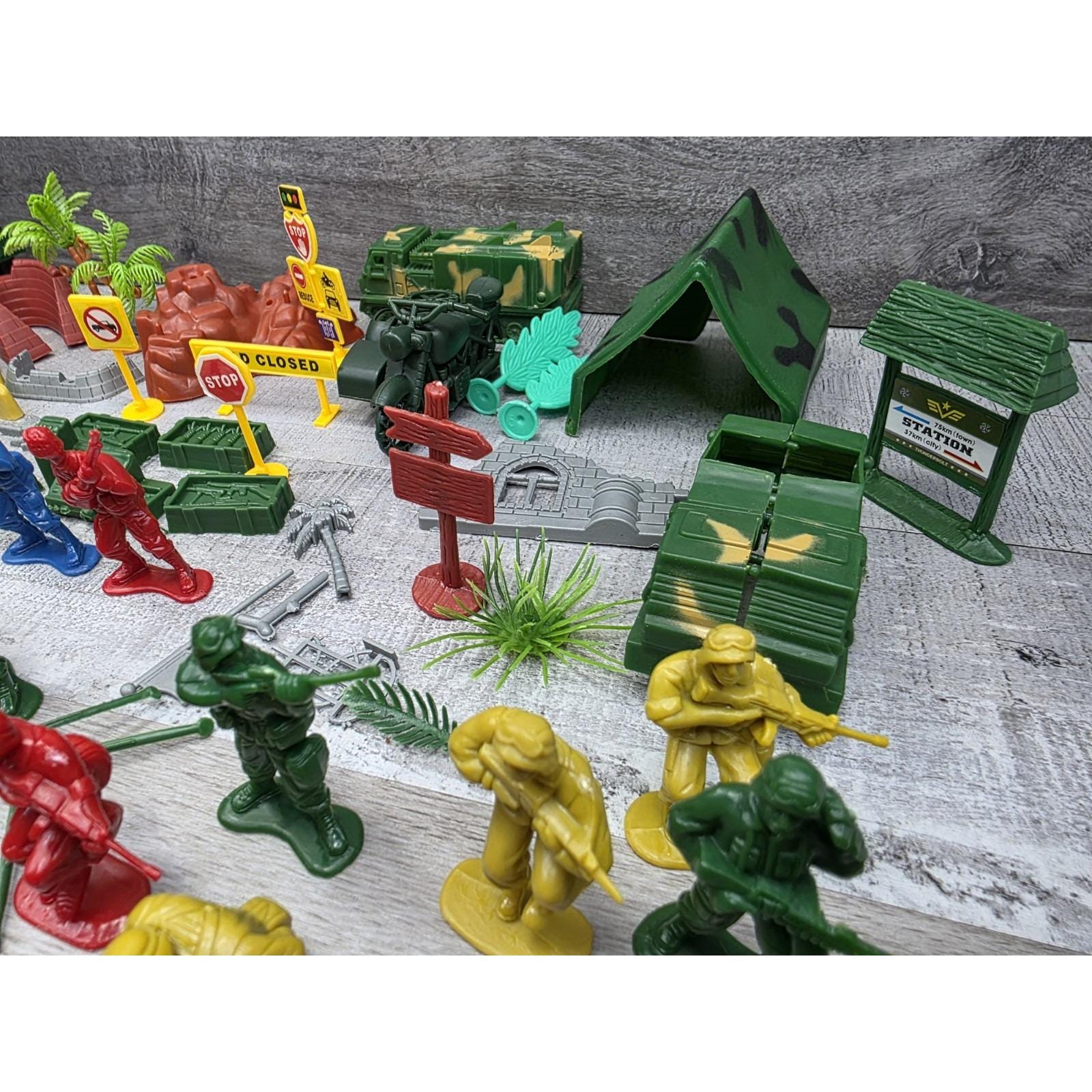 ヴィンテージ プラスチック製 ミリタリー アーミー 兵士 フィギュア 80