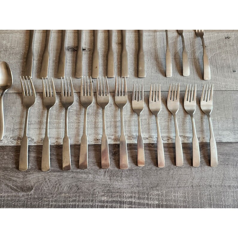 28 Piece Rogers Stainless Korea Flatware Fiddle Shape Satin Tipped Flatware Set Etsy