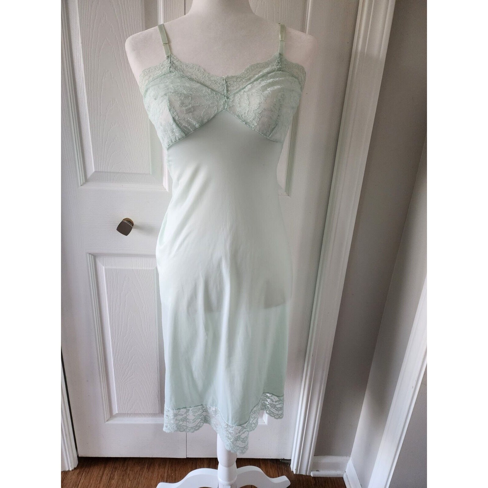 Vintage 70s 80s Vanity Fair Nightgown Nylon SZ 32 S Light Aqua Lace Adj