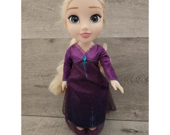 Disney Frozen 2 II Princess Elsa Singing Doll Into the Unknown